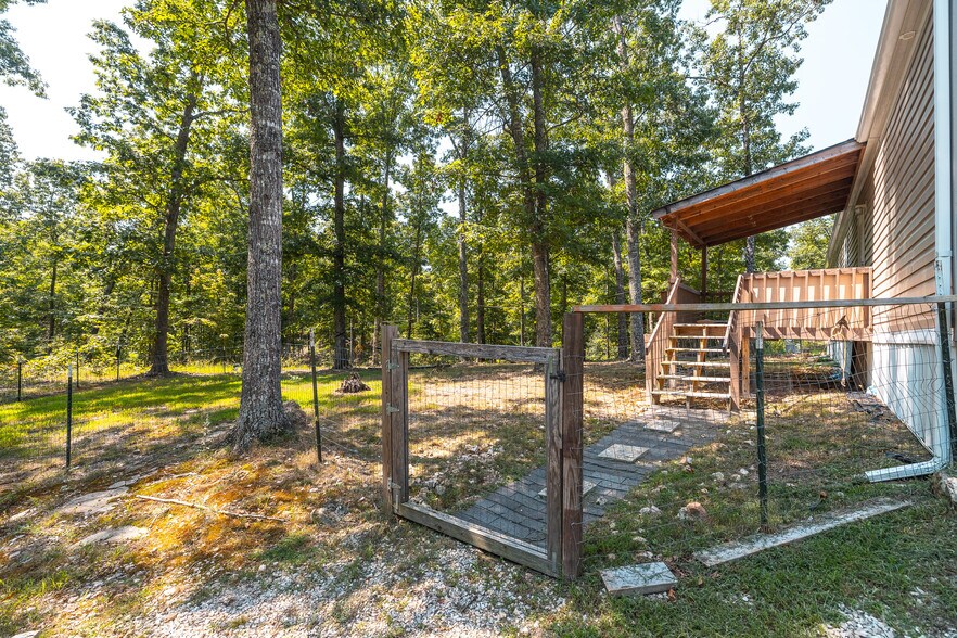 More Photos Of 11726 Highway K, Jadwin Hotel For Sale