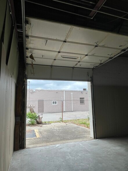 More Photos Of 60 Minnesota Ave, Warwick Warehouse For Lease