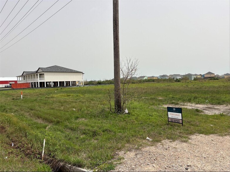 More Photos Of 2238 Highway 87, Crystal Beach Land For Sale