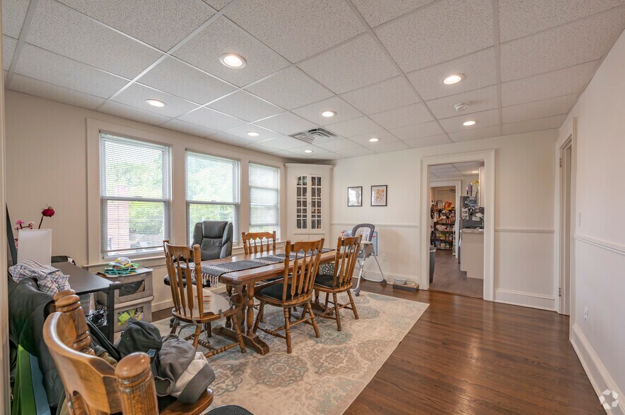 More Photos Of 820 Farmington Ave, West Hartford Office Residential For Lease
