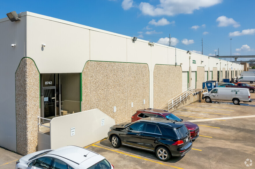 Primary Photo Of 9220-9232 Research Blvd, Austin Distribution For Lease