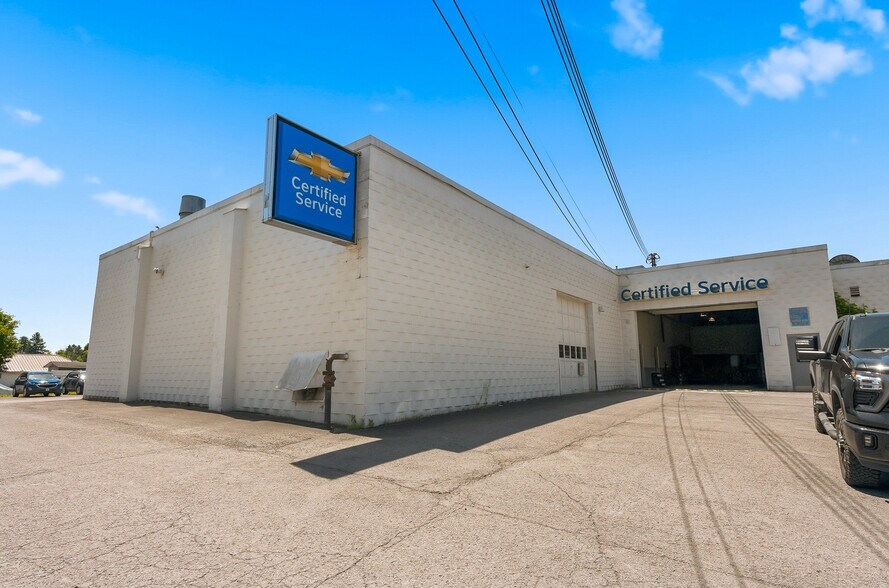 More Photos Of 1229 Country Club Rd, Fairmont Auto Dealership For Sale