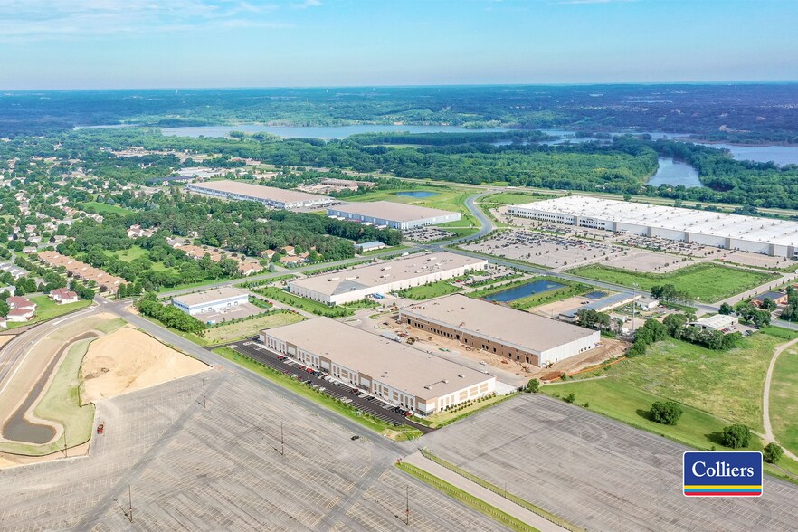 More Photos Of 2700 4th Ave E, Shakopee Warehouse For Lease