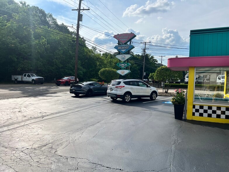 More Photos Of 3418 Babcock Blvd, Pittsburgh Restaurant For Sale