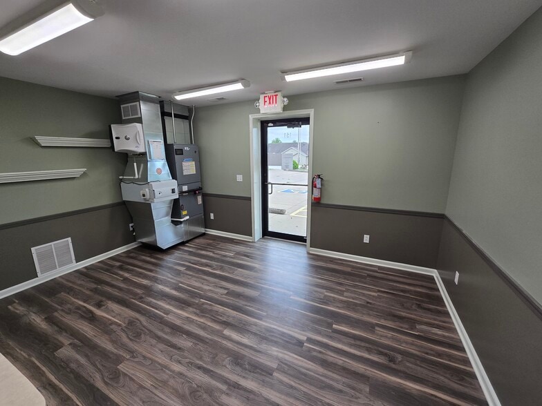 More Photos Of 151 Independence Dr, Union Flex For Sale