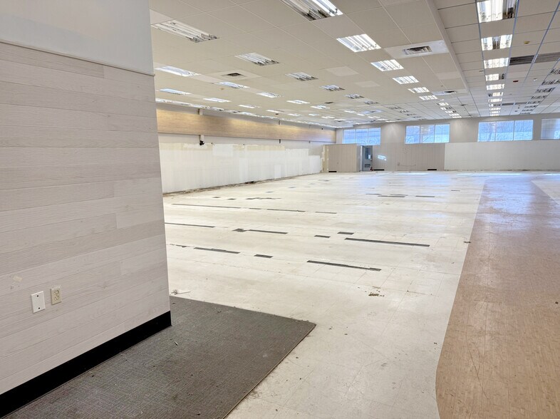 More Photos Of 1101 Atlantic Ave, Atlantic City Drugstore For Sale