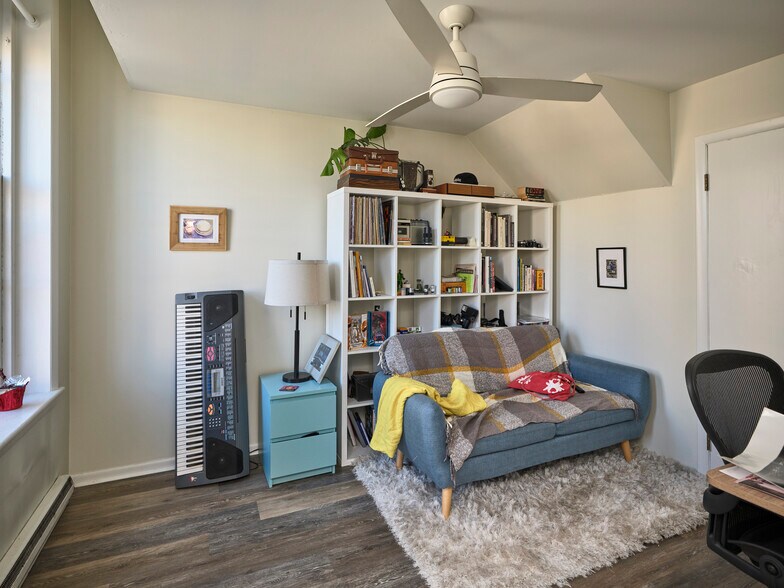 More Photos Of 47 Bridge St, Lambertville Restaurant For Sale