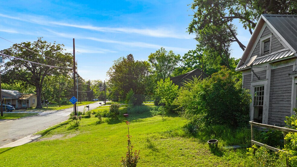 More Photos Of 1975 E Cherry St, Paris Land For Sale