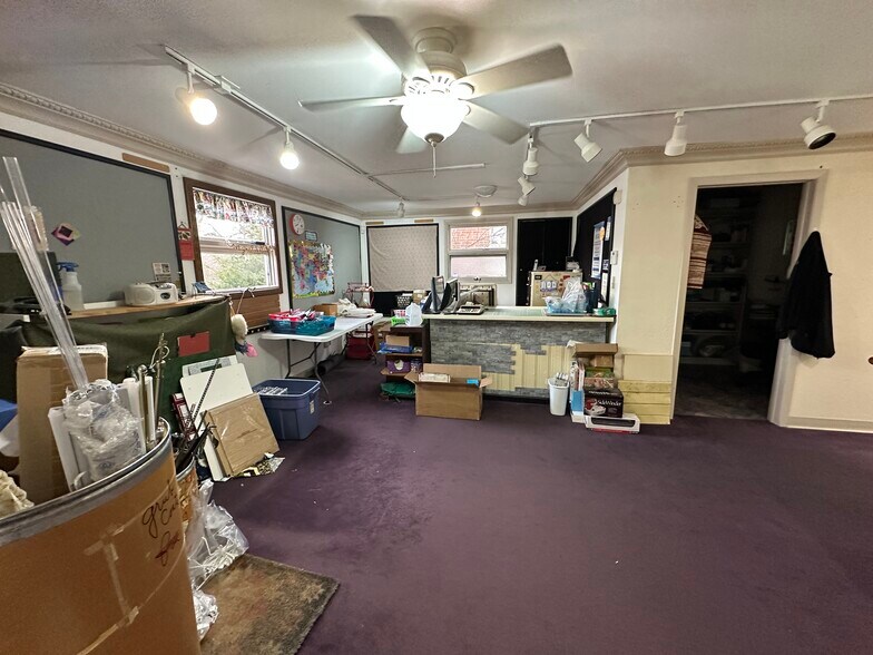 More Photos Of 1550 Dousman St, Green Bay Storefront Retail Office For Sale