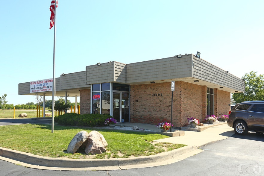 Primary Photo Of 11293 Torrey Rd, Fenton Storefront Retail Office For Sale