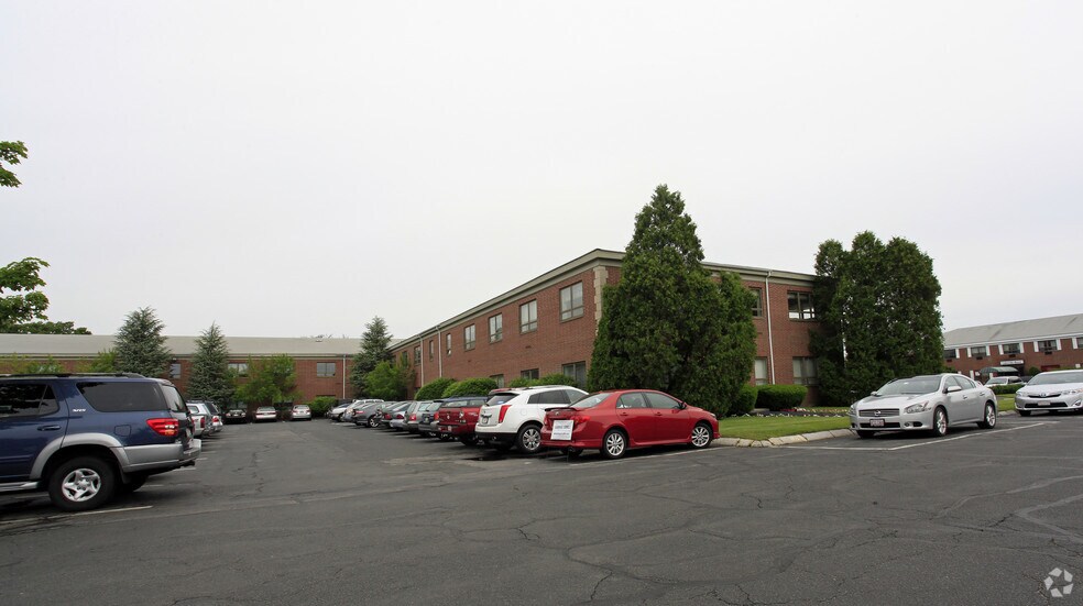 More Photos Of 599 North Ave, Wakefield Office For Lease