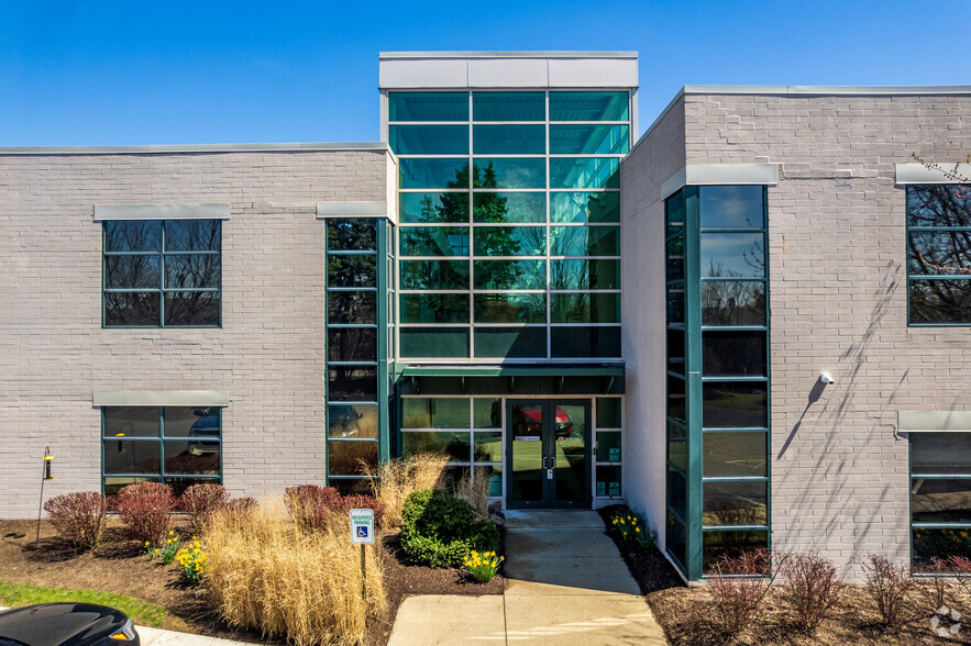 Primary Photo Of 450 Grant St, Akron Office For Lease