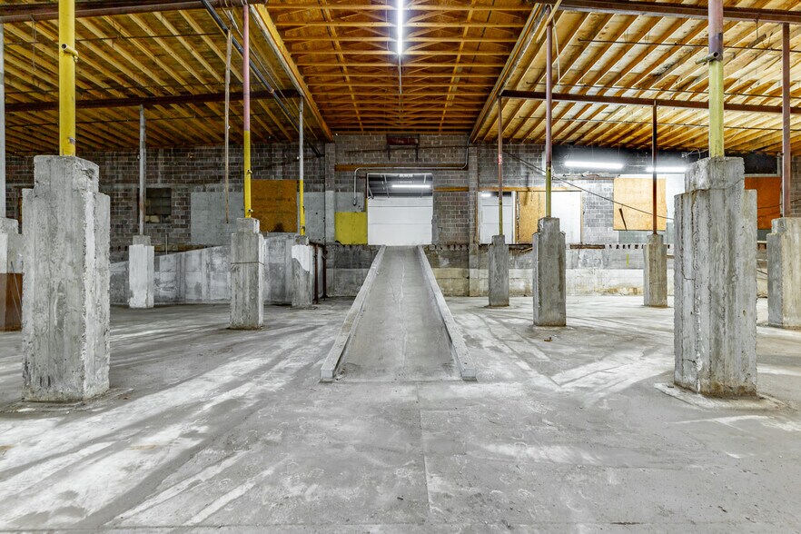 More Photos Of 406 4th Ave, Dalton Manufacturing For Sale