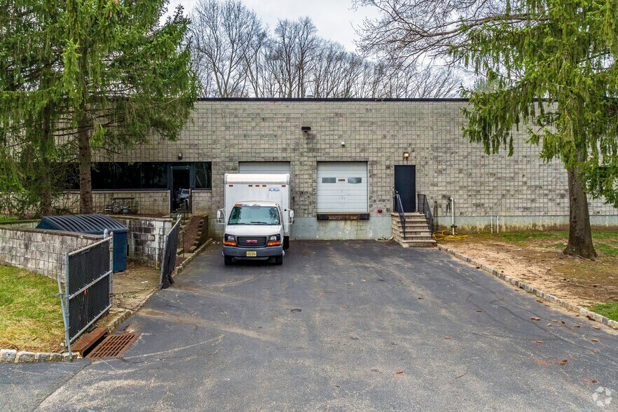 More Photos Of 1 Stewart Ct, Denville Light Manufacturing For Lease
