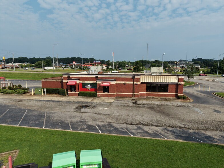 Primary Photo Of 117 Big Horn Dr, Dawsonville Fast Food For Lease
