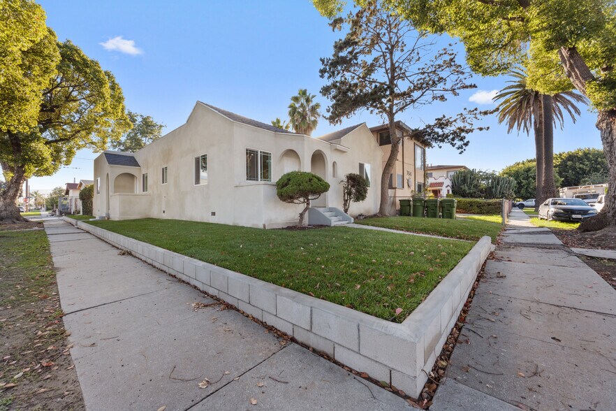 More Photos Of 8405 McKinley Ave, Los Angeles Multifamily For Sale