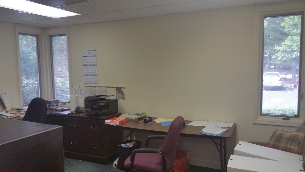 More Photos Of 5248 Olde Towne Rd, Williamsburg Office For Sale