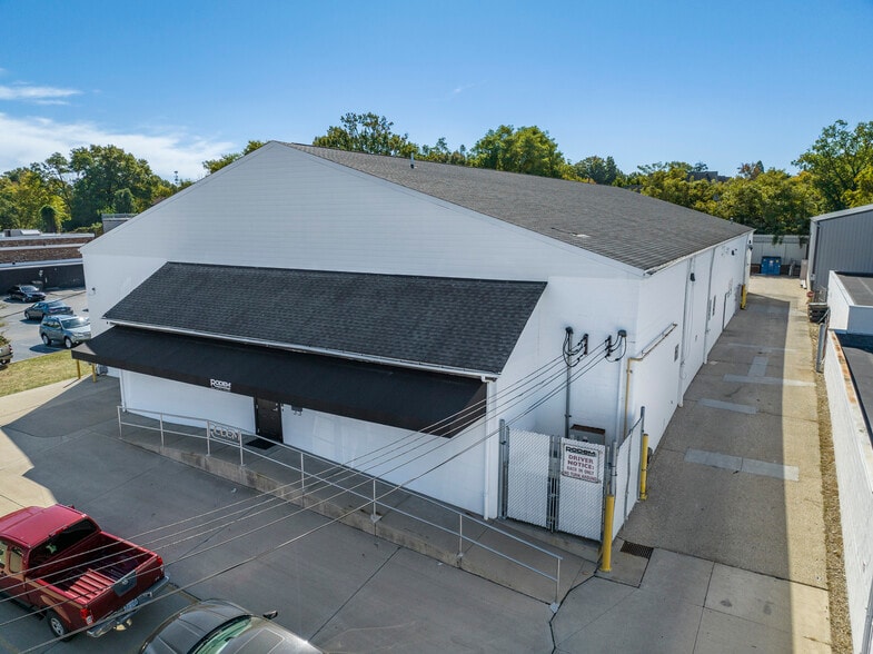 More Photos Of 5095 Crookshank Rd, Cincinnati Light Manufacturing For Sale