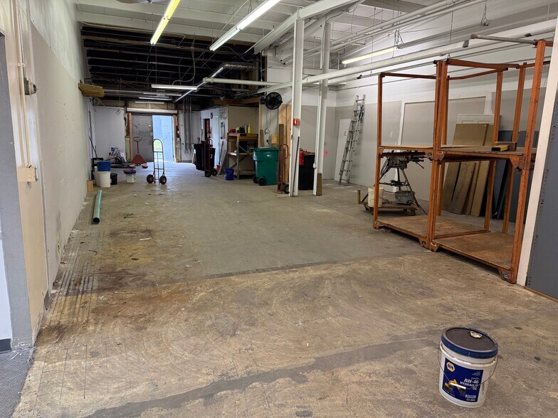 More Photos Of 234 Brooks St, Worcester Warehouse For Lease