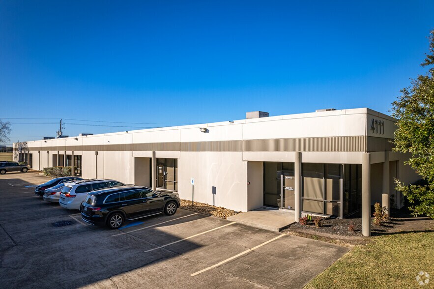 Primary Photo Of 4111 Greenbriar Dr, Stafford Flex For Lease