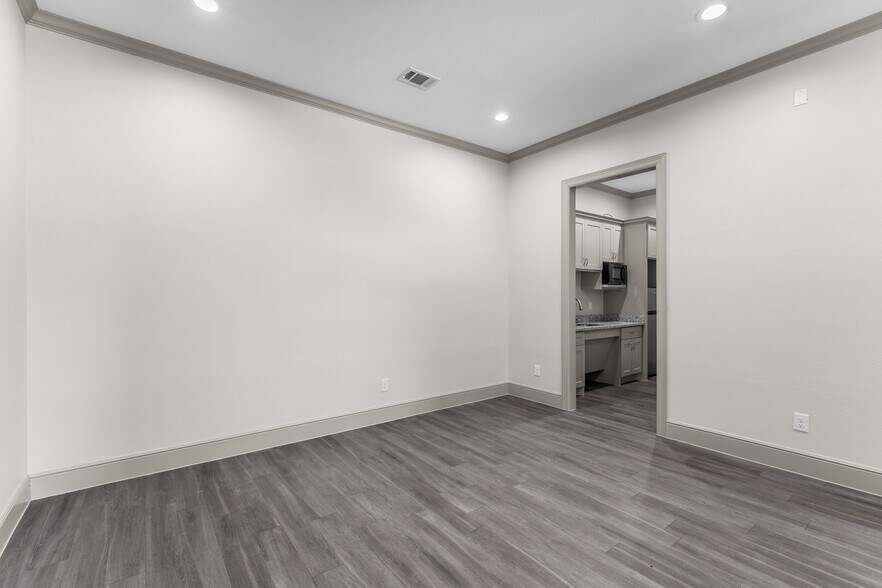 More Photos Of 17138 N Eldridge Pky, Tomball Medical For Lease