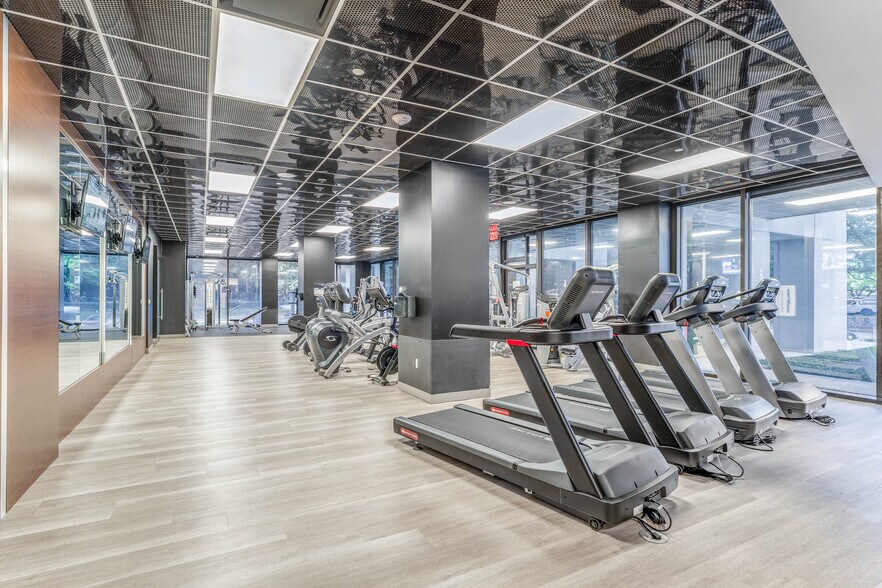 More Photos Of 5001 Lyndon B Johnson Fwy, Dallas Office For Lease