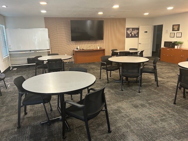 More Photos Of 18445 E Burnside St, Portland Office Residential For Sale