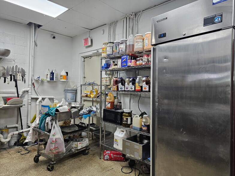 More Photos Of 7802-7806 Callaghan Rd, San Antonio Freestanding For Sale