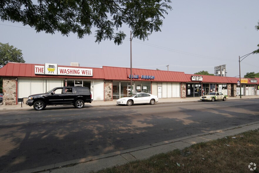 More Photos Of 6301-6329 N Ridge Ave, Chicago Unknown For Lease