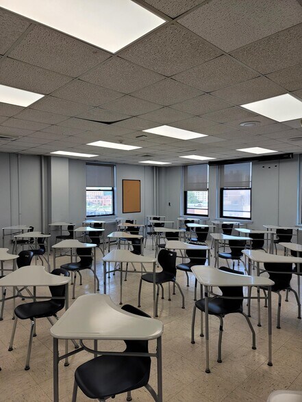 More Photos Of 332 E 149th St, Bronx Office For Lease