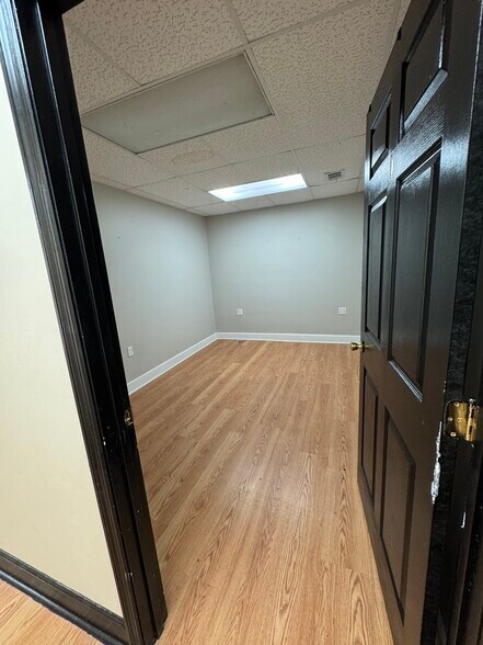 More Photos Of 120 Coles Ct, Barbourville Office For Sale