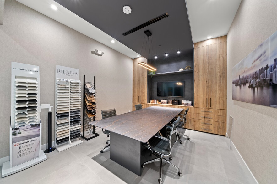 More Photos Of 17401 NW 2nd Ave, Miami Warehouse For Sale