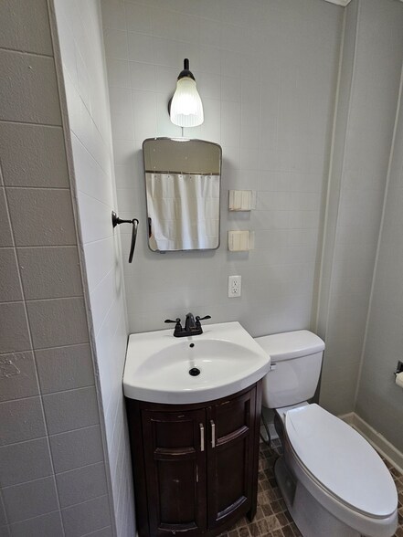 More Photos Of 101 Marshall Ter, Danville Apartments For Sale