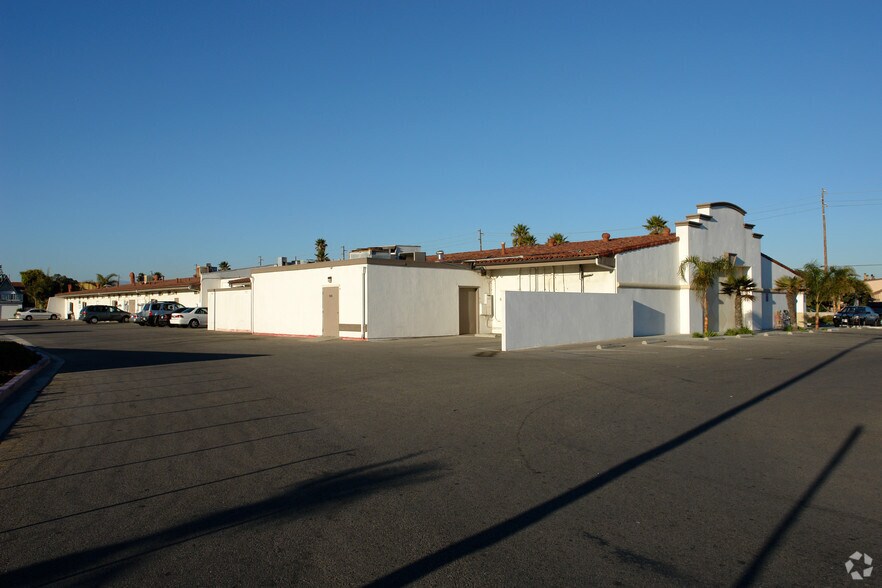 More Photos Of 1001-1035 Harbor Blvd, Oxnard General Retail For Lease