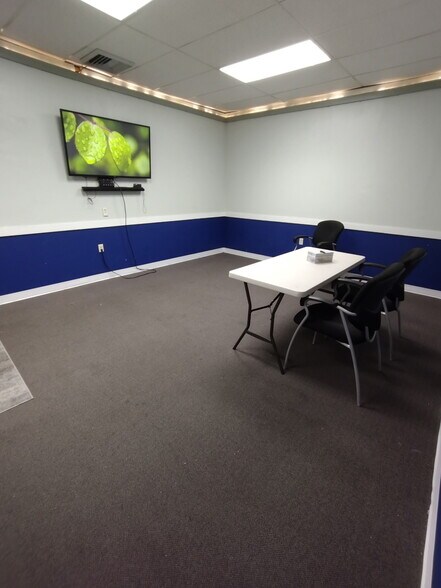 More Photos Of 1667 Crofton Ctr, Crofton Medical For Lease