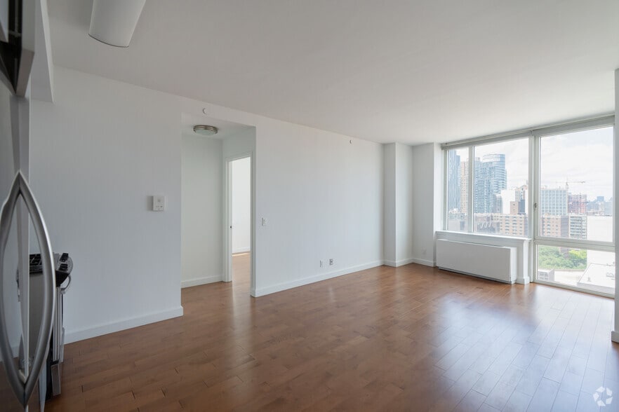 More Photos Of 74 Dekalb Avenue, Brooklyn Apartments For Lease