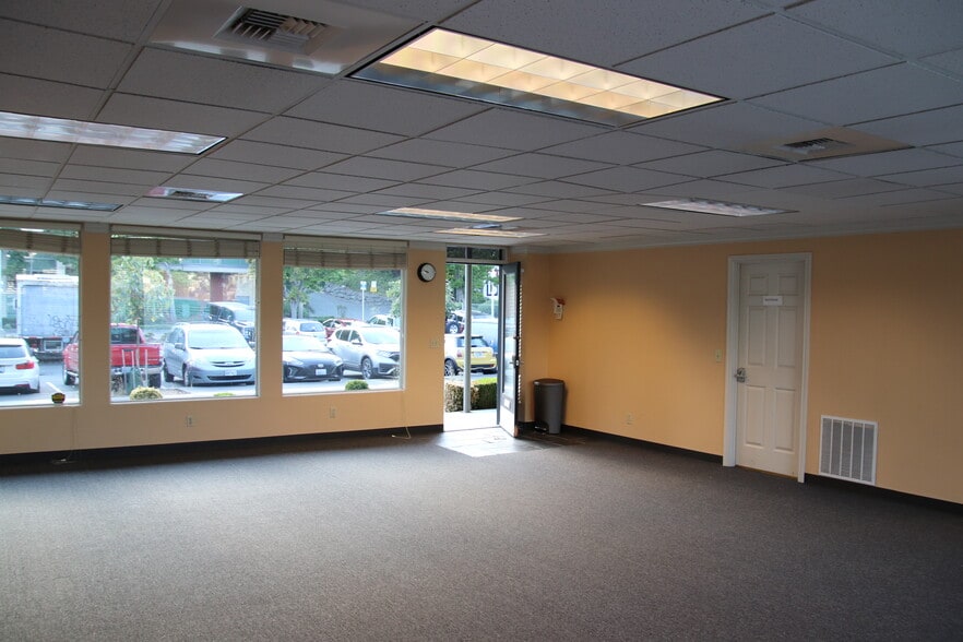 More Photos Of 1818 Westlake Ave N, Seattle Unknown For Lease