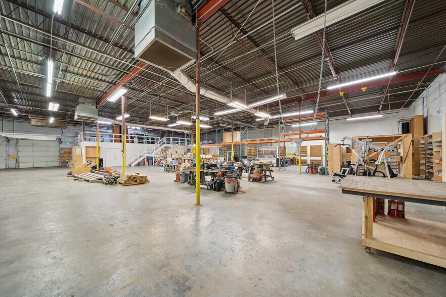 More Photos Of 4434-4437 S 74th Ave, Tulsa Warehouse For Sale