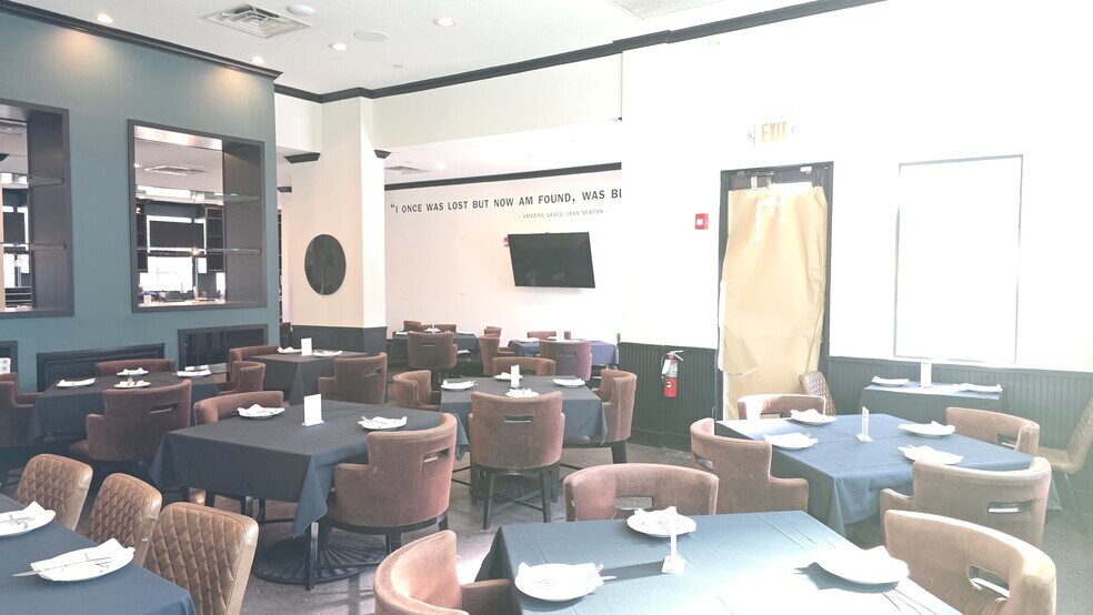 More Photos Of 801 Studewood St, Houston Restaurant For Lease