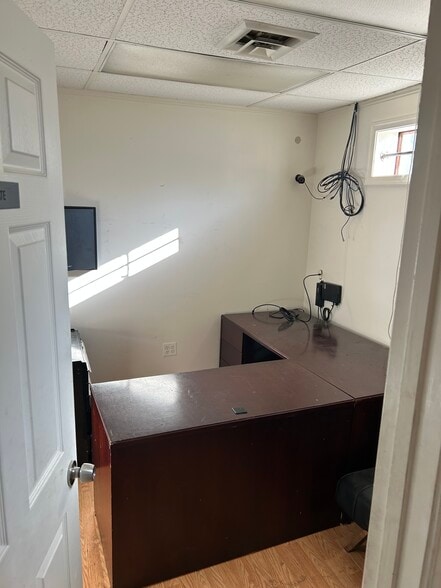 More Photos Of 5519 Ritchie Hwy, Baltimore Auto Dealership For Sale