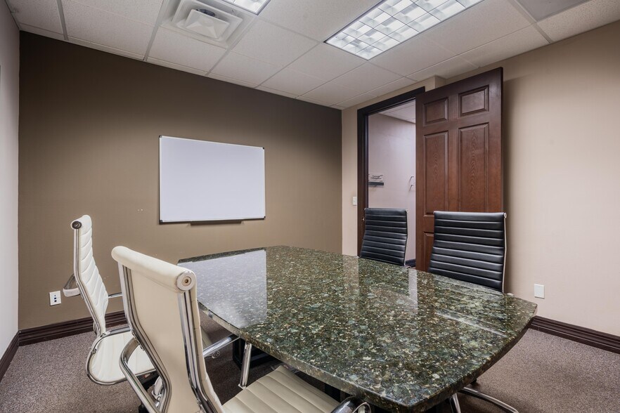 More Photos Of 7001 Westwind Dr, El Paso Office Residential For Lease