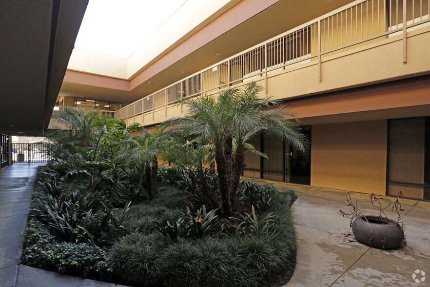 More Photos Of 559 N Mountain Ave, Upland Unknown For Lease