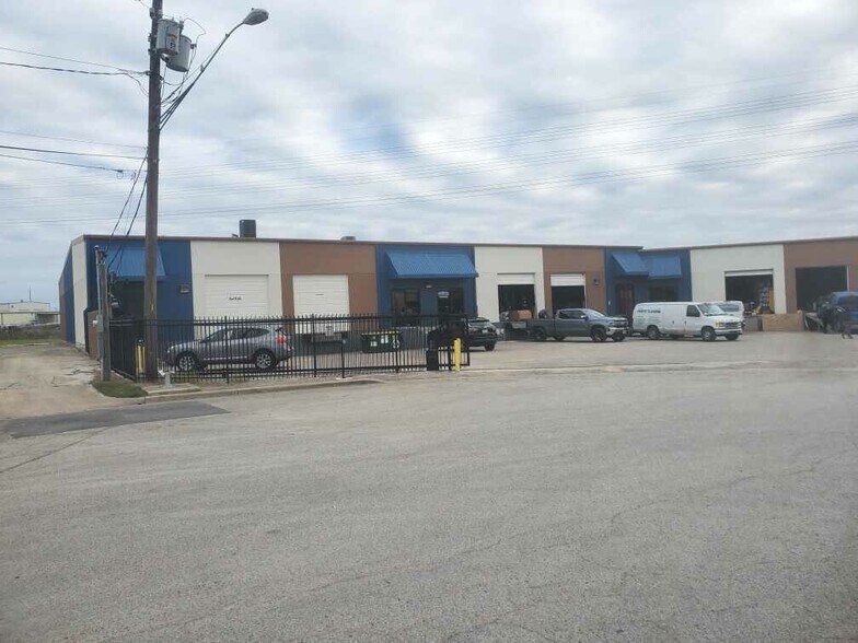 More Photos Of 3500 Dime Cir, Austin Warehouse For Lease