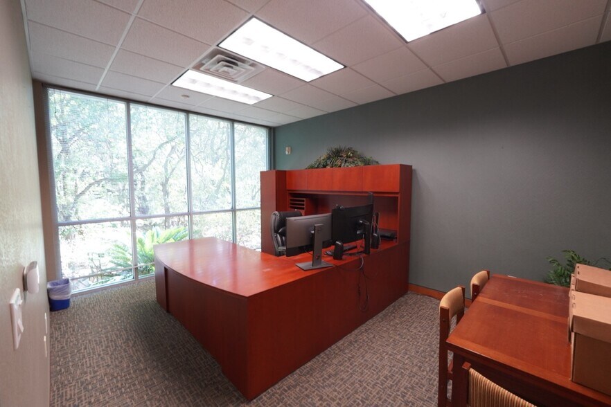 More Photos Of 12940 Country, San Antonio Office For Sale