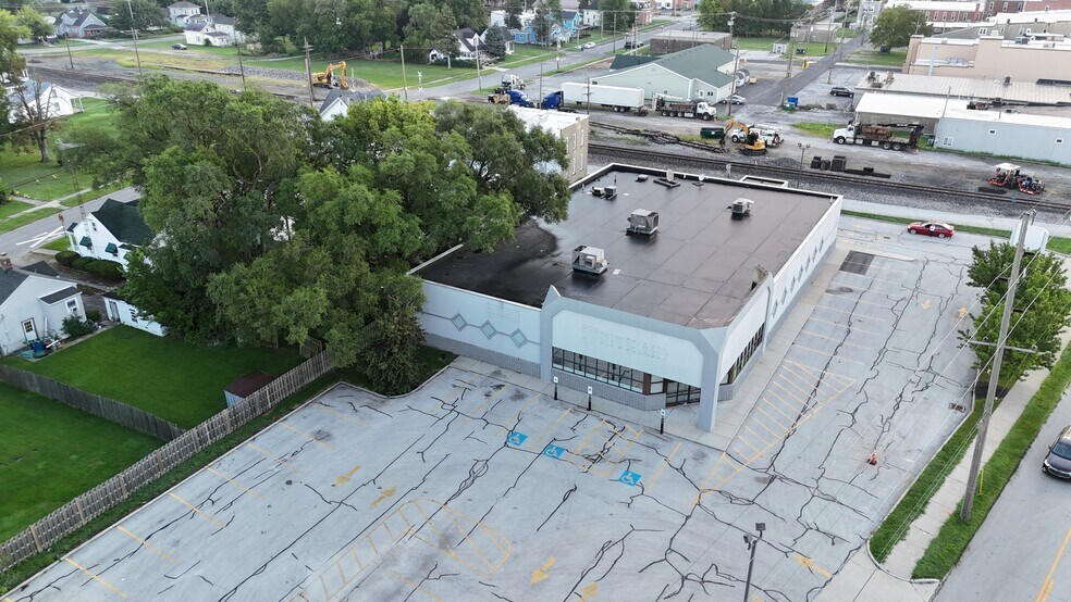 Primary Photo Of 306 W Water St, Oak Harbor Drugstore For Sale