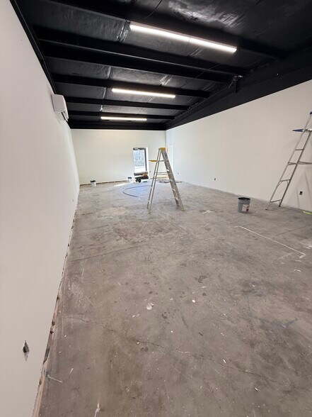 More Photos Of 8004 Glendale Farms Rd, Trussville General Retail For Lease