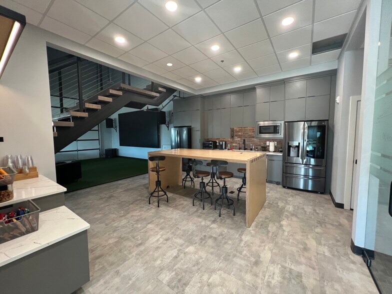 More Photos Of 445 N 2000 W, Springville Flex For Lease