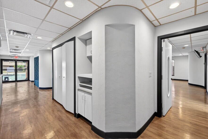 More Photos Of 45 Barkley Cir, Fort Myers Medical For Lease