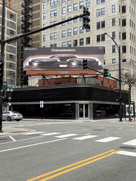 Primary Photo Of 21-29 W Division St, Chicago Storefront For Lease