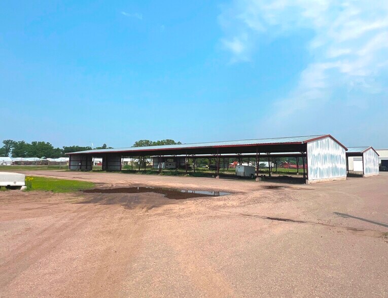 More Photos Of 609 13th Ave NE, Little Falls Manufacturing For Lease